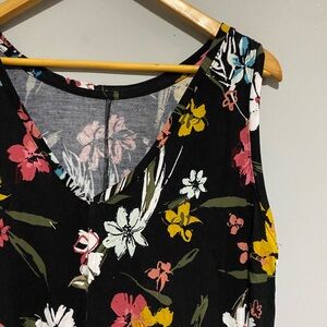 Lane Bryant Black and Red Floral Tank Top •